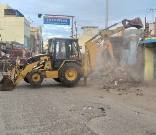 கோவில்பட்டியில் ஓடை ஆக்கிரமிப்பு அகற்றம்