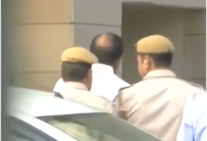 201909021651550286_INX-Media-case-CBI-brought-P-Chidambaram-in-special-court_SECVPF