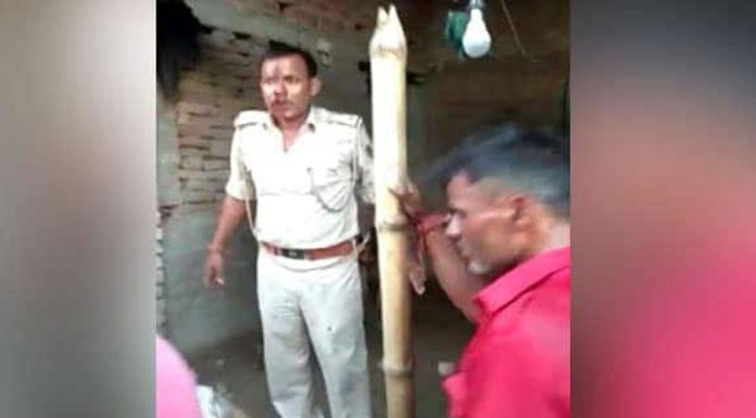 பீகாரில் போலீசாரை தாக்கிய கிராம மக்கள்