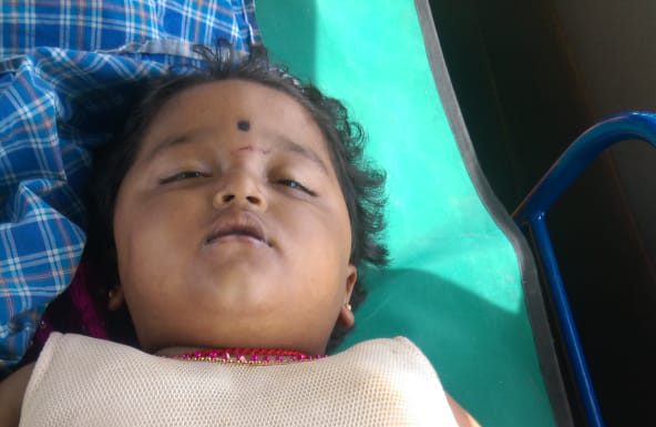 குழந்தைகளை தண்ணீரில் அமுக்கி கொன்ற தாய்: களக்காடு பரிதாபம்