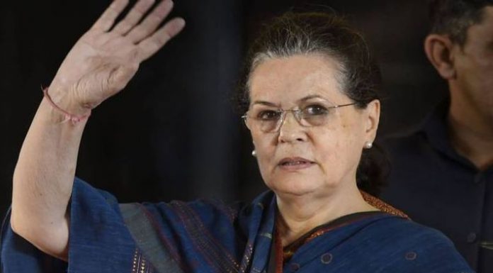 சோனியா மீது கர்நாடகத்தில் வழக்குப்பதிவு