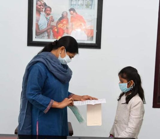 பிறந்த நாள் கொண்டாட்ட பணத்தை கொரோனா நிதிக்கு கொடுத்த சிறுமி
