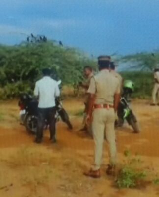 பழிக்குப் பழி: ரவுடி கொலையில் ஏட்டு கைது