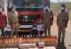 லாரியில் ‘பல்க்’ஆக கடத்தி இடையில் ‘ரீடெய்ல்’ மது விற்பனை செய்த டிரைவர் கைது