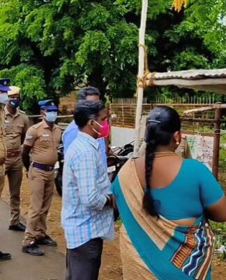 ஸ்ரீவில்லிபுத்தூர் அருகே மதுக்கடை திறக்க மக்கள் எதிர்ப்பு குடிமகன்கள் ஏமாற்றம்