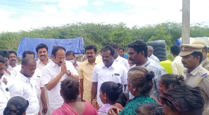 மழையால் பாதிக்கப்பட்ட நரிக்குறவர்களுக்கு அமைச்சர் தங்கம் தென்னரசு ஆறுதல்