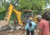 மதுரை மாநகராட்சி நிலத்தை ஆக்கிரமித்து நடத்திய உணவகம் ஜேசிபி மூலம் அகற்றம்