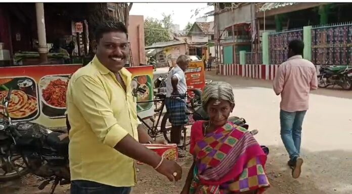 சாத்தான்குளத்தில் தமிழக வெற்றி கழகத்தினர் கொண்டாட்டம்