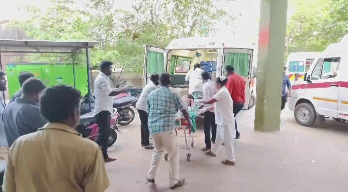 குலசைக்கு லோடு ஆட்டோவில் வந்த பக்தர்கள் விபத்தில் பலி