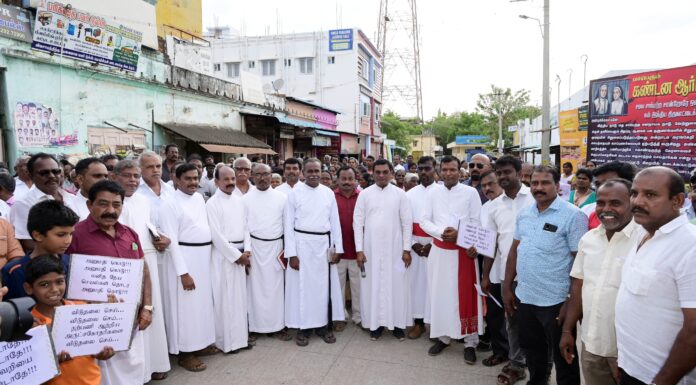 கன்னியாஸ்திரிகள் மீதான வழக்கை ரத்து செய்ய ஆர்ப்பாட்டம்