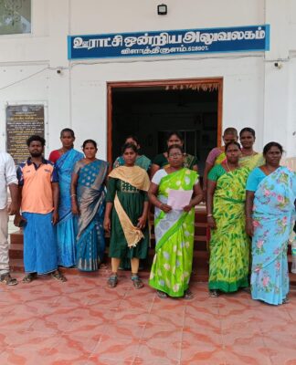 குடிநீருக்காக பொதுமக்கள் போராட்டம்