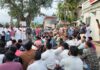 சாலையை செப்பனிடக்கோரி சாலை மறியல்