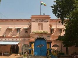 விளாத்திகுளம் கலவரத்தில் கைதானவர்கள் திருச்சி, மதுரை சிறைகளில் அடைப்பு