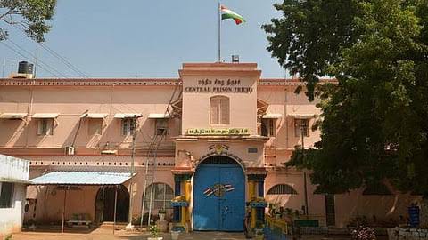 விளாத்திகுளம் கலவரத்தில் கைதானவர்கள் திருச்சி, மதுரை சிறைகளில் அடைப்பு