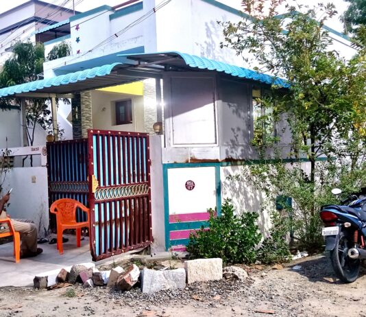 பள்ளியிலிருந்து பிள்ளையை அழைத்து வருவதற்குள் வீடுபுகுந்து நகை கொள்ளை